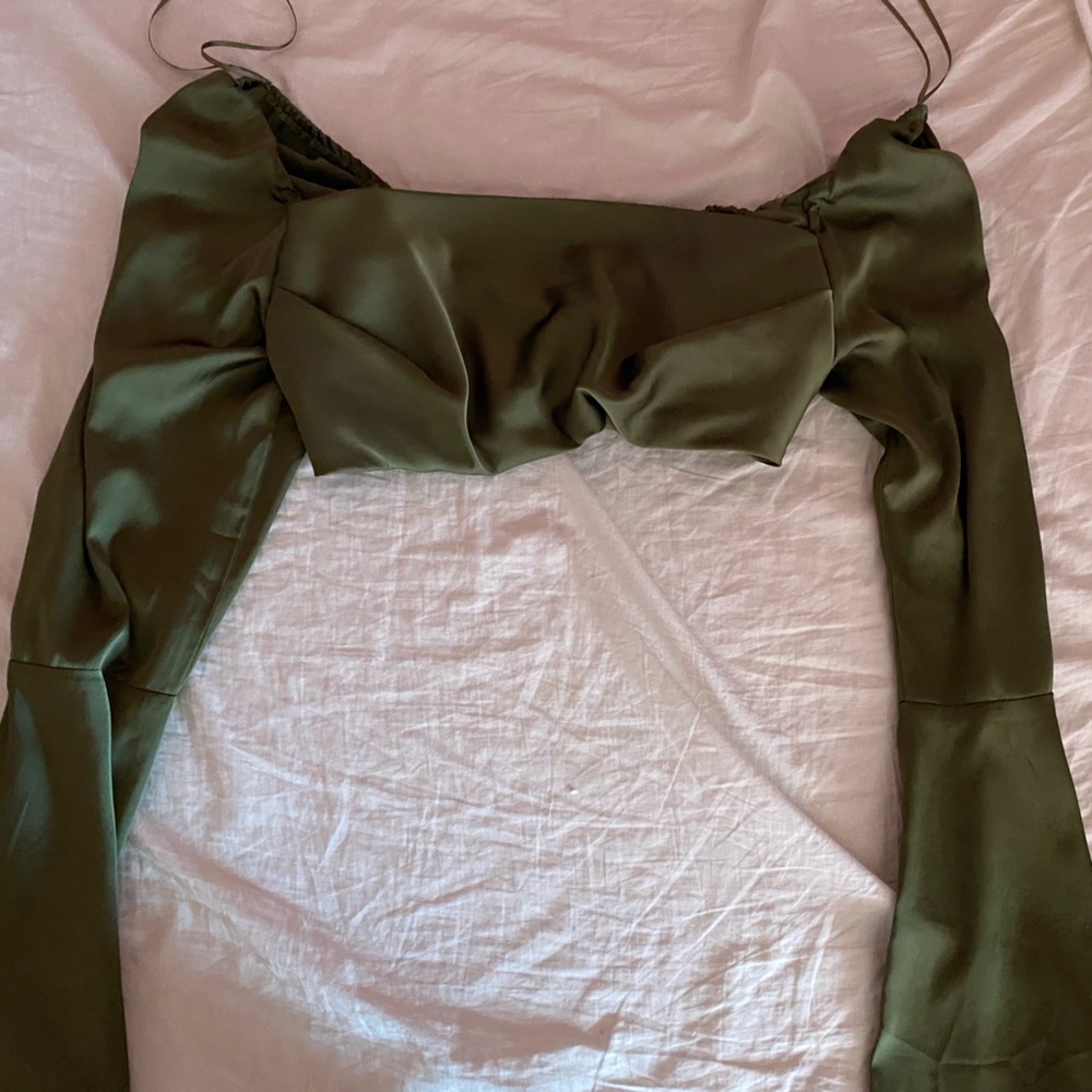 Dark green fall off the shoulder crop top